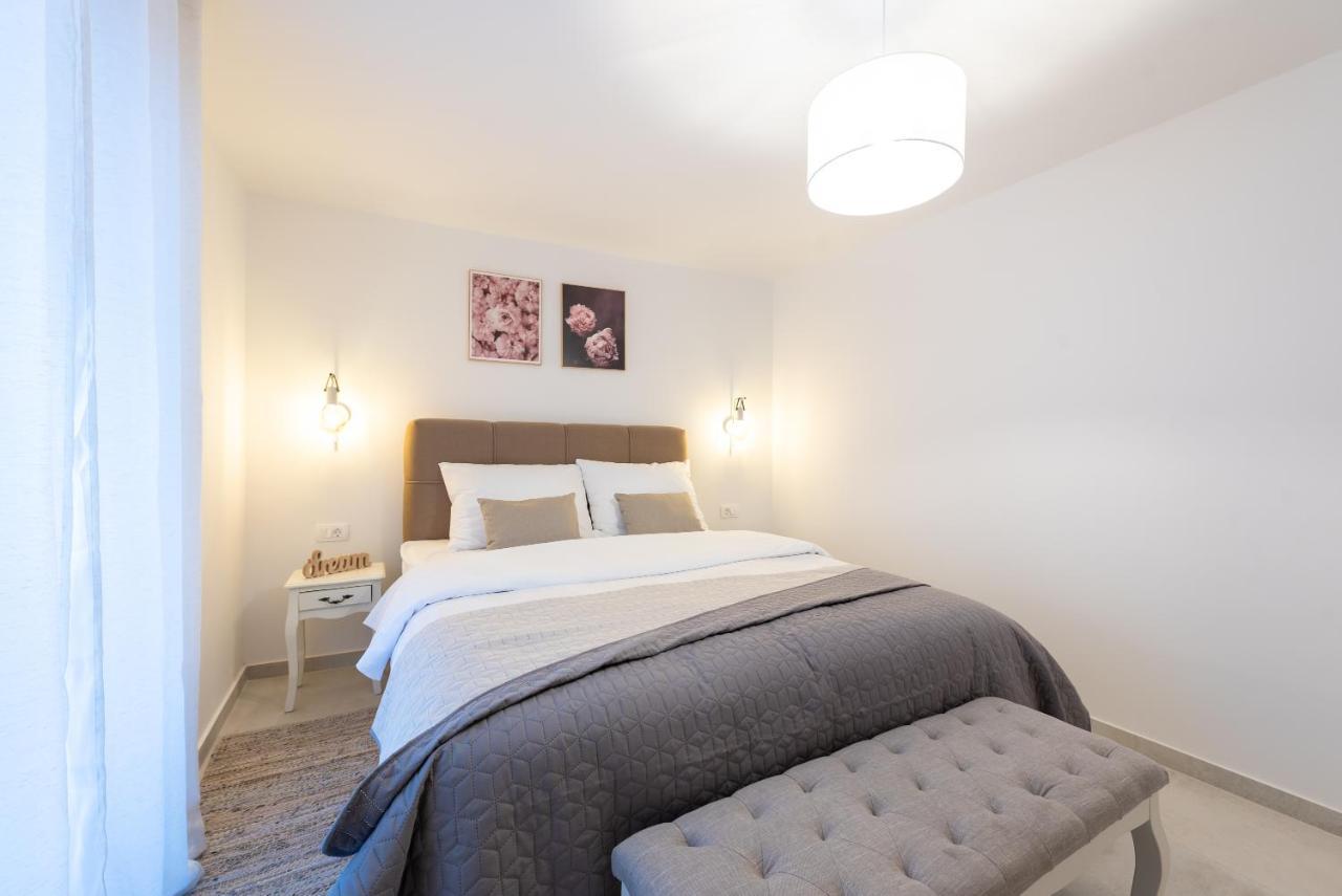 Apartment Olive Каштела Экстерьер фото