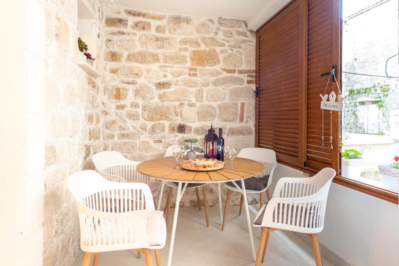 Apartment Olive Каштела Экстерьер фото