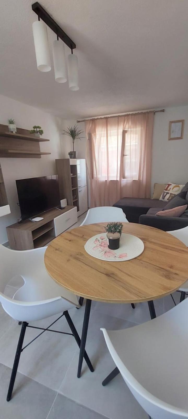 Apartment Olive Каштела Экстерьер фото