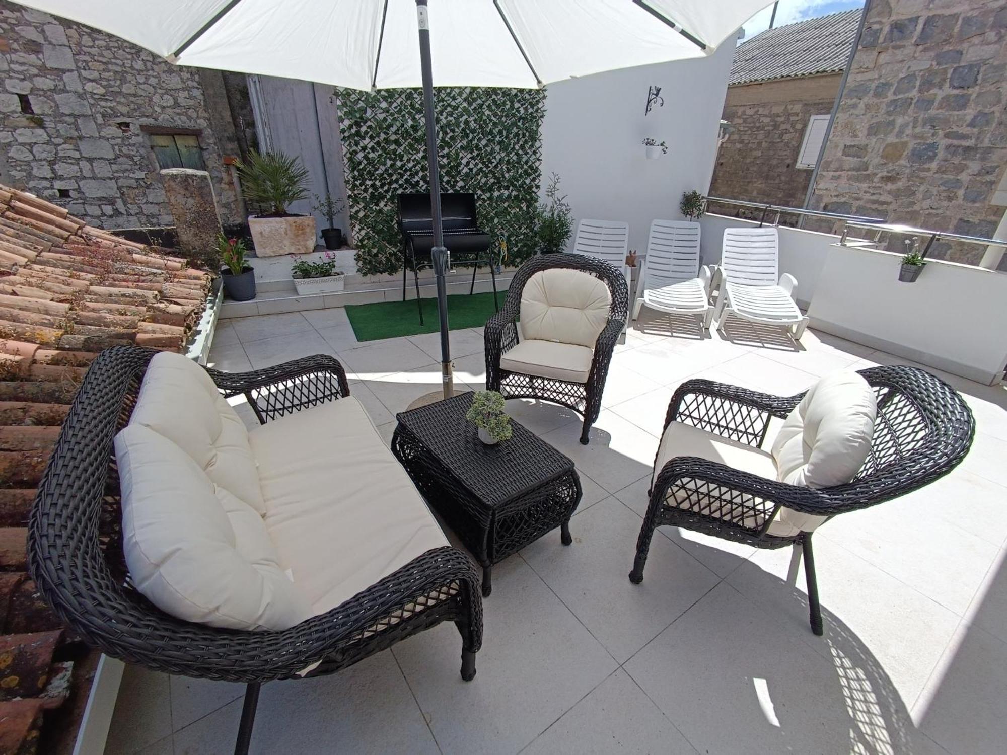 Apartment Olive Каштела Экстерьер фото